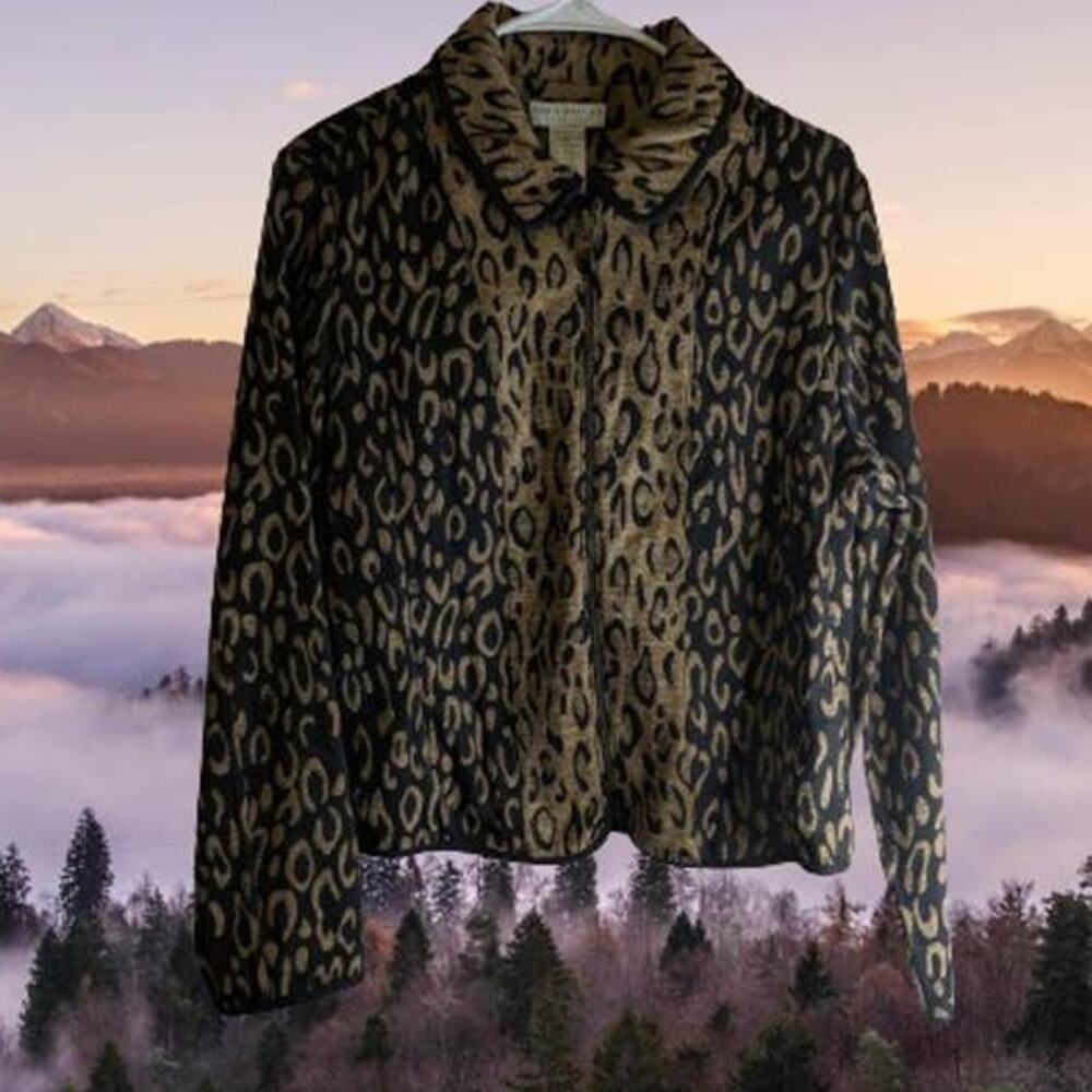 Napa Valley Medium Petite zip front animal print jacket. Fall/winter gift party